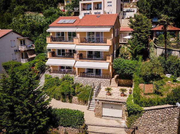 Apartments Villa Slavica Ičići Exterior foto