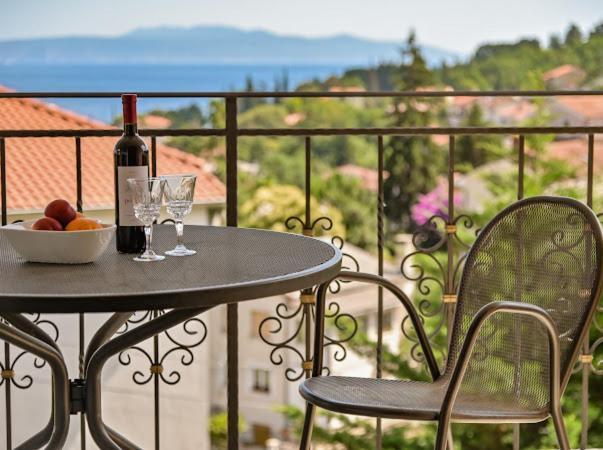 Apartments Villa Slavica Ičići Exterior foto