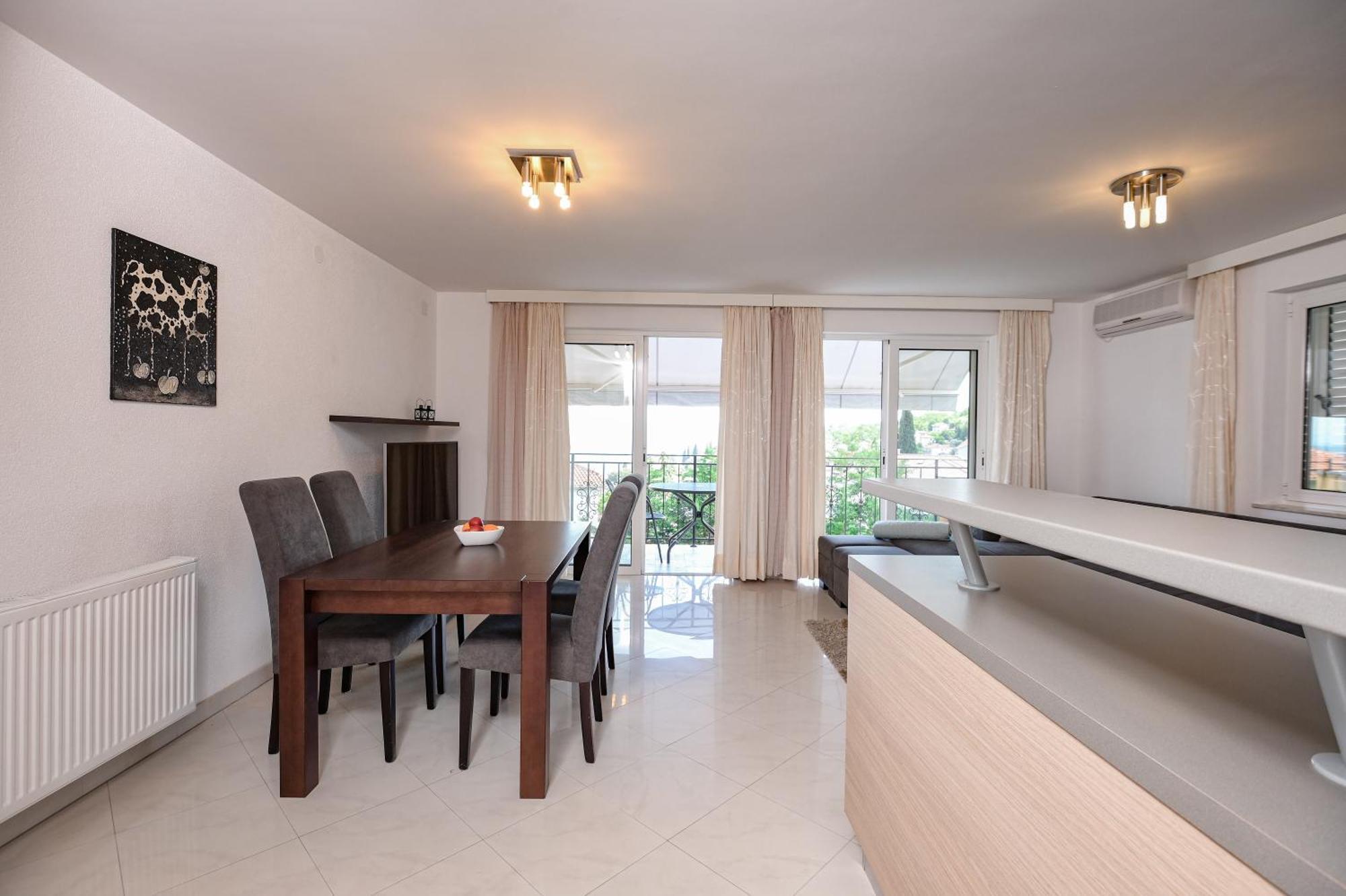 Apartments Villa Slavica Ičići Exterior foto